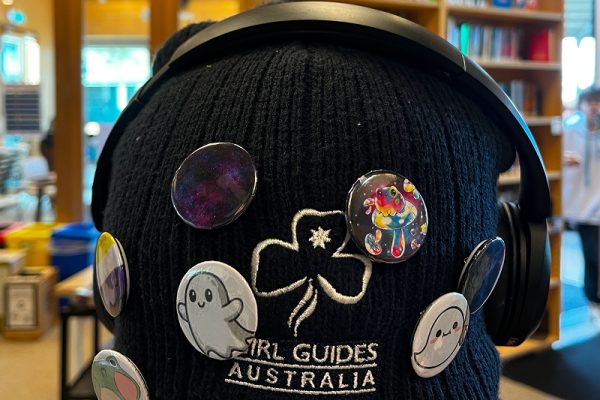 IDAHOBIT Badgemaking-2