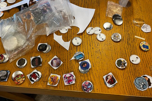 IDAHOBIT Badgemaking-3